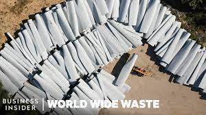 Thousands of Old Wind Turbine Blades Pile Up in West Texas